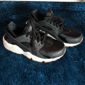 Nike huarache snake skin
